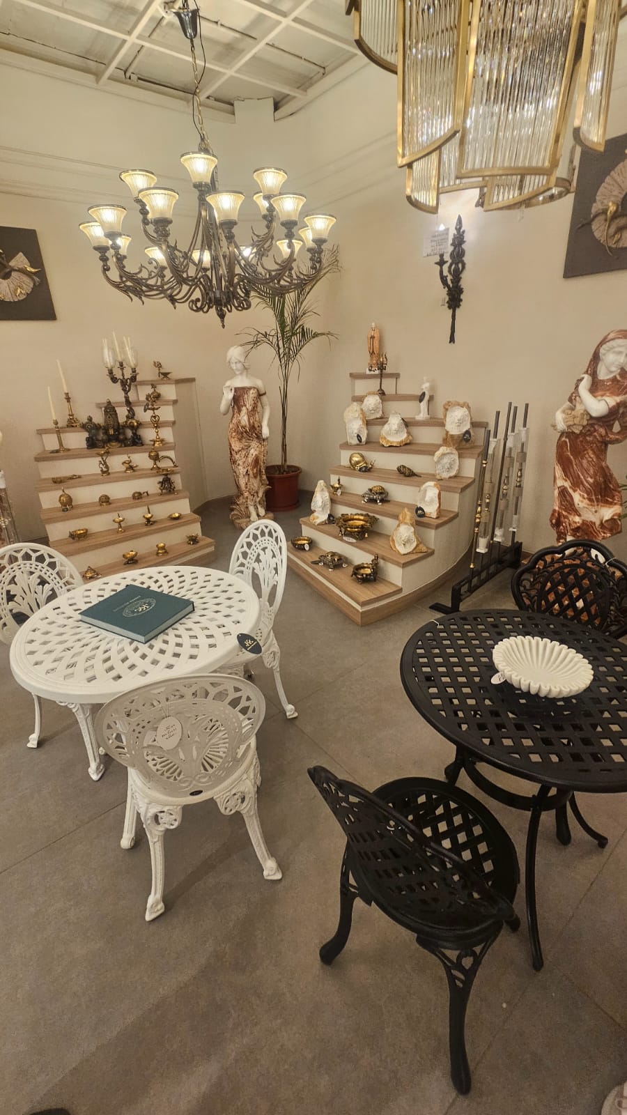 Artique Living showroom